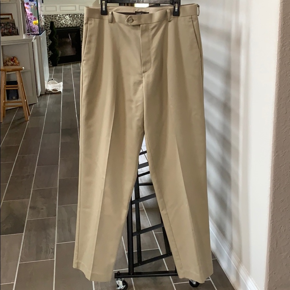 Dockers Premium Relaxed Fit Dress Pant